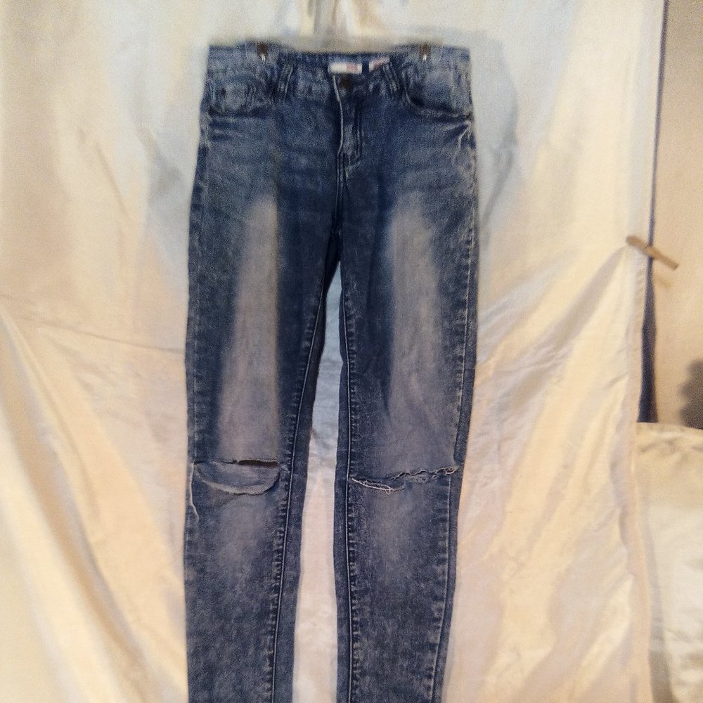 "Bongo" Skinny Jeans Size 1 Fits Like a 3